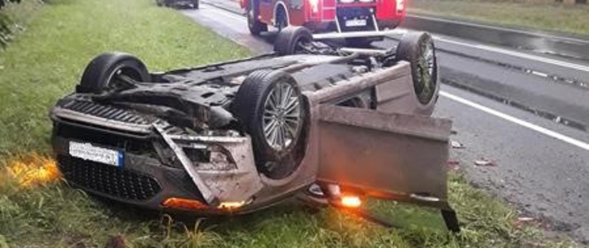 System eCall poinformował o wypadku samochodu w Kierzkowicach