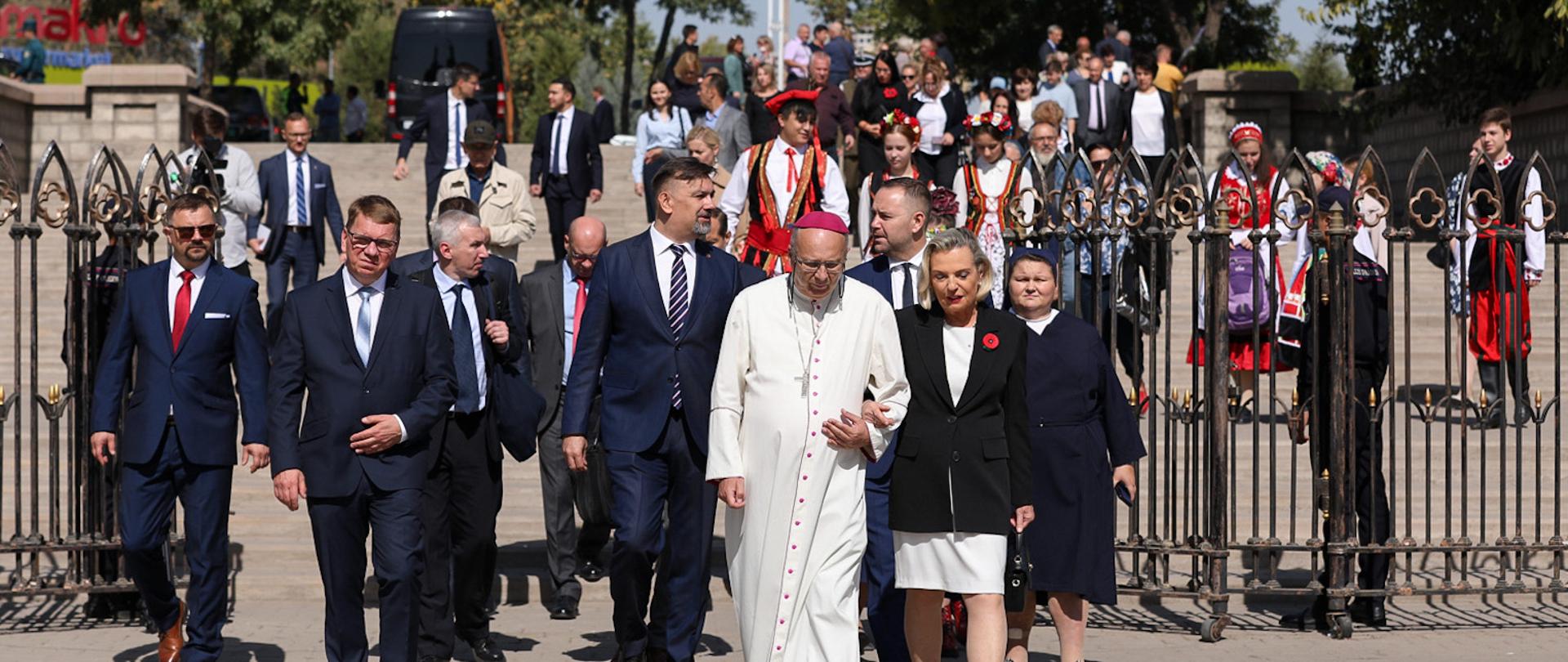 Obchody 80. rocznicy formowania się armii gen. Władysława Andersa w Uzbekistanie – msza święta w Katedrze Najświętszego Serca Jezusa w Taszkiencie.