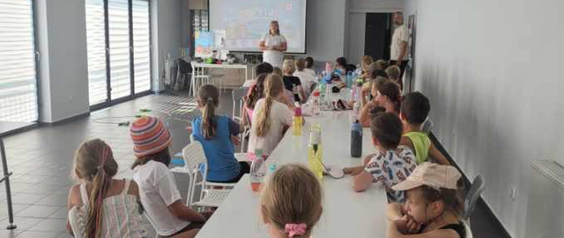 Zajęcia edukacyjne dla dzieci w Orzechowskim Koszykarskim Klubie Sportowym 