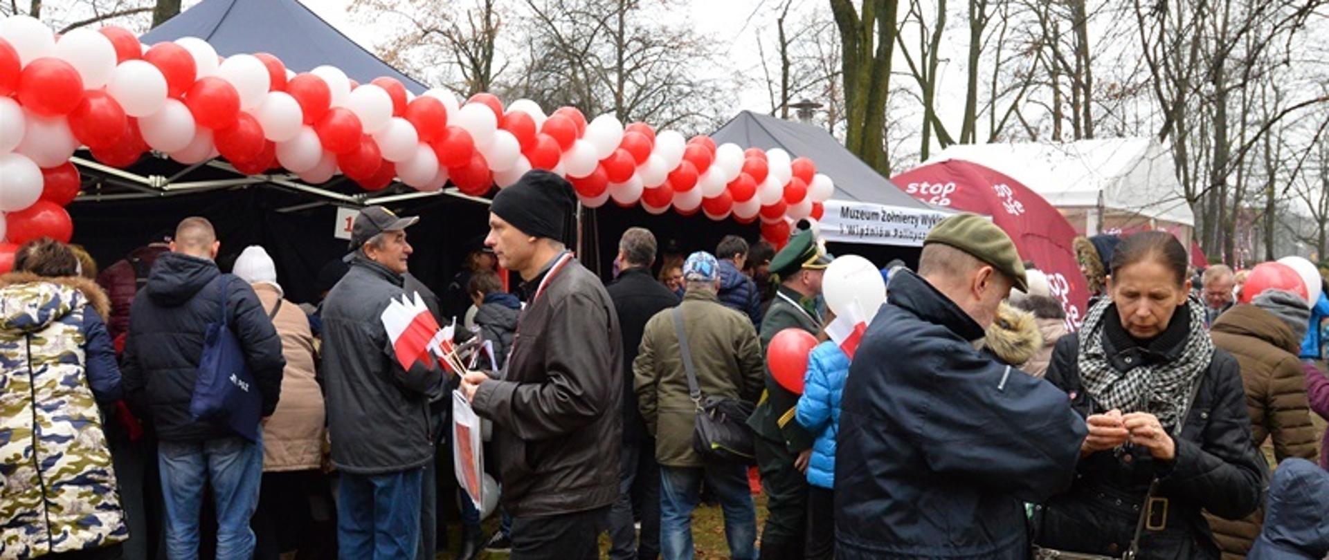 Stoisko Ministerstwa Sprawiedliwości popularne podczas Pikniku Rodzinnego w Kancelarii Premiera