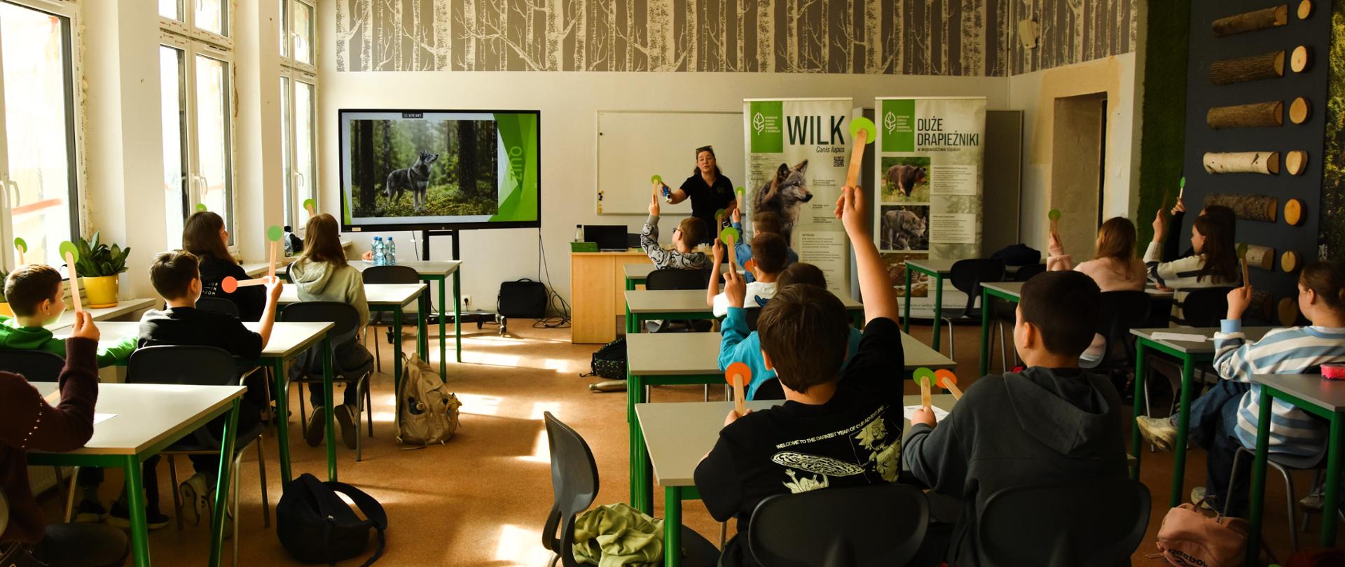 Warsztaty edukacyjne w ramach kampanii "Z wilkiem po sąsiedzku" w Szkole Podstawowej nr 2 w Myszkowie