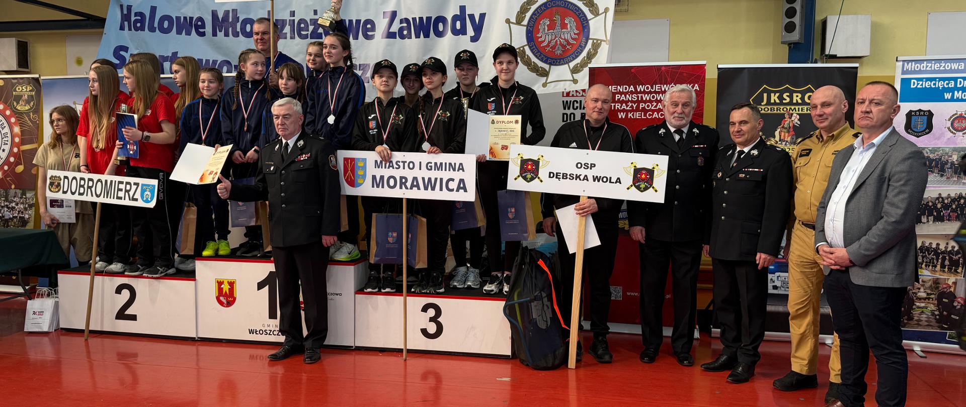 Zwycięzcy na podium