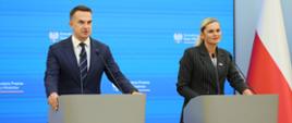 Ministra Edukacji Barbara Nowacka i Rzecznik Rządu Minister Adam Szłapka podczas konferencji po posiedzeniu Rady Ministrów 8.10.2025 r.
