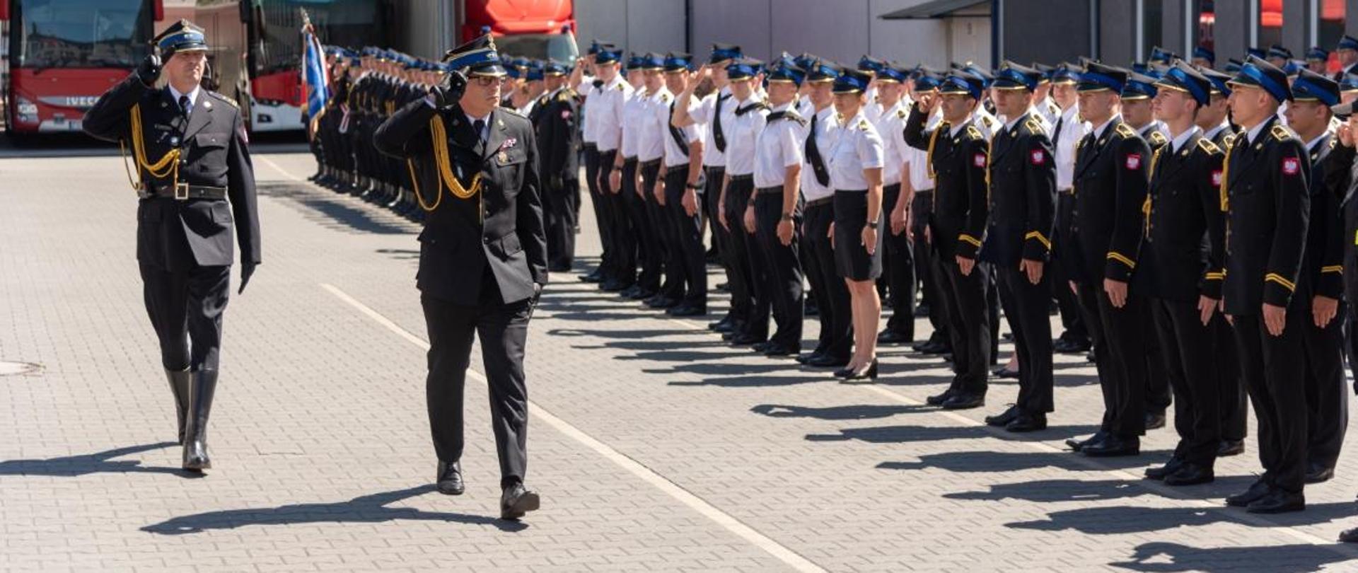 Przemarsz Z-cy Komendanta Głównego z pododdziałami.