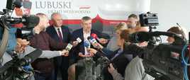 Minister J. K. Ardanowski odpowiada na pytania dziennikarzy