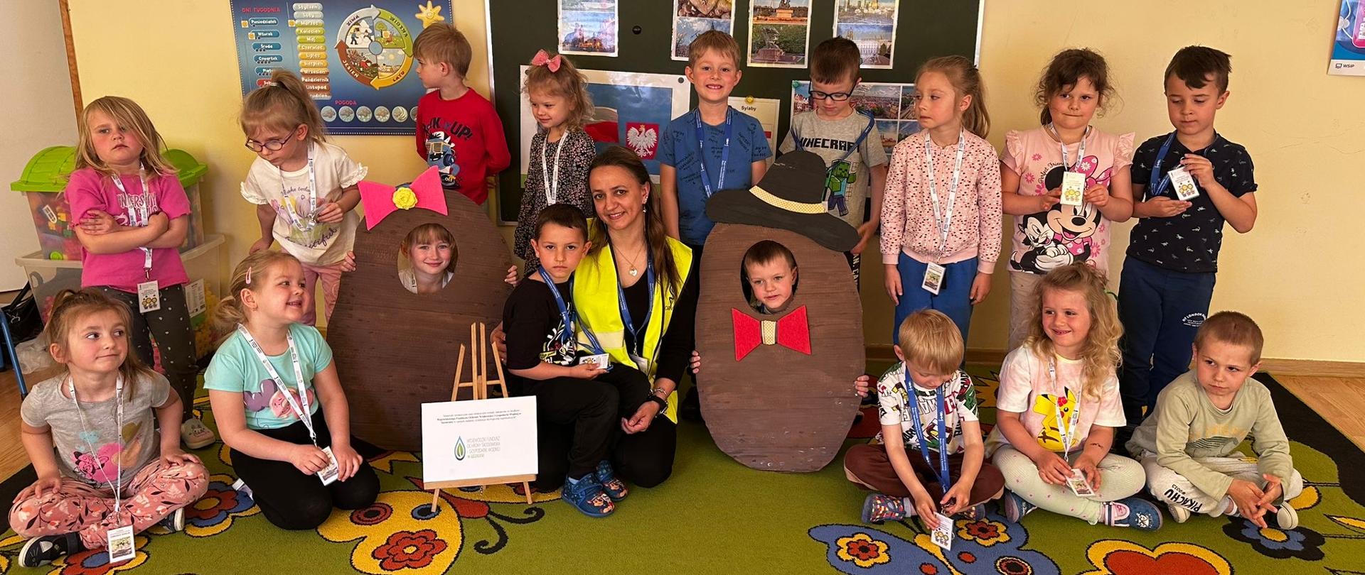Zdjęcie przedstawia dzieci w przedszkolu miejskim nr 3 „Niezapominajka” w Białogardzie