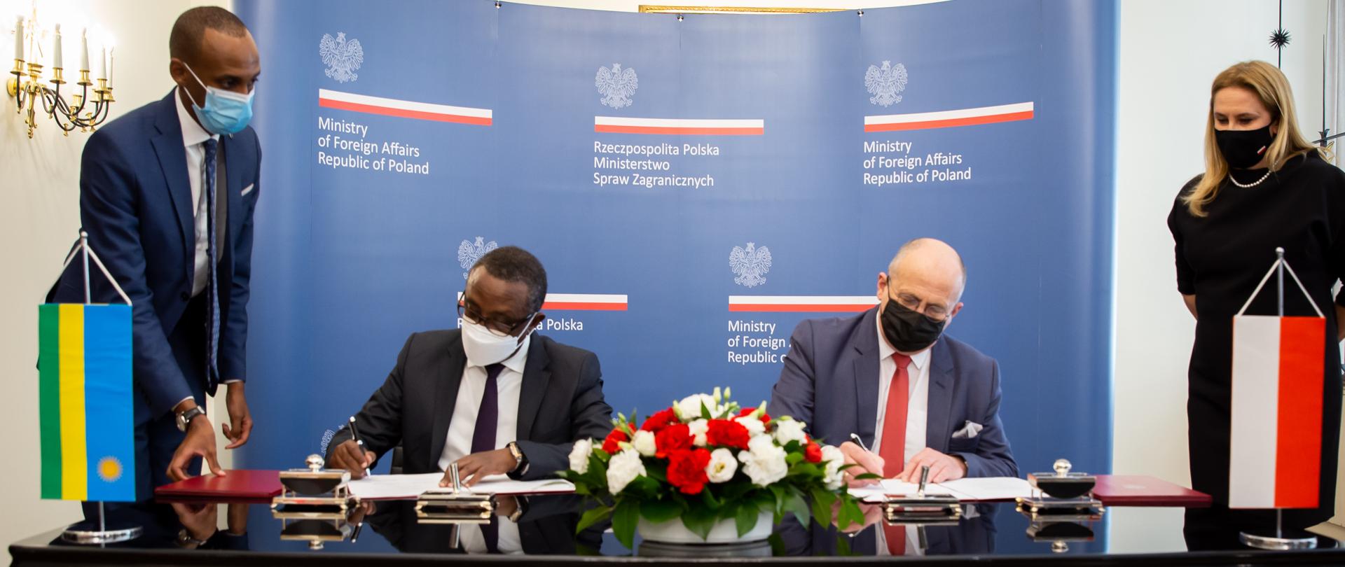 Spotkanie Vincent Biruta, Minister Spraw Zagranicznych i Współpracy Międzynarodowej republiki Rwandy z ministrem Zbigniewem Rauem. 