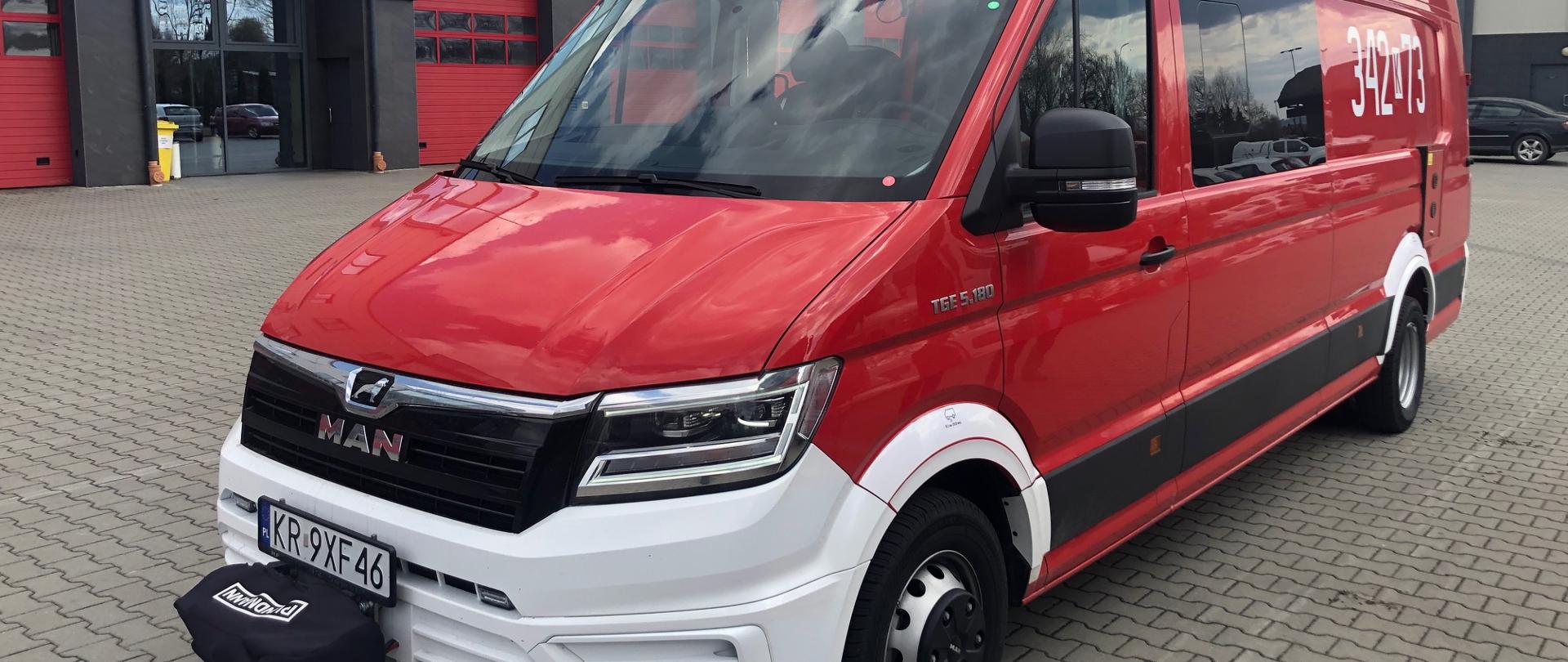 Widok samochodu od przodu