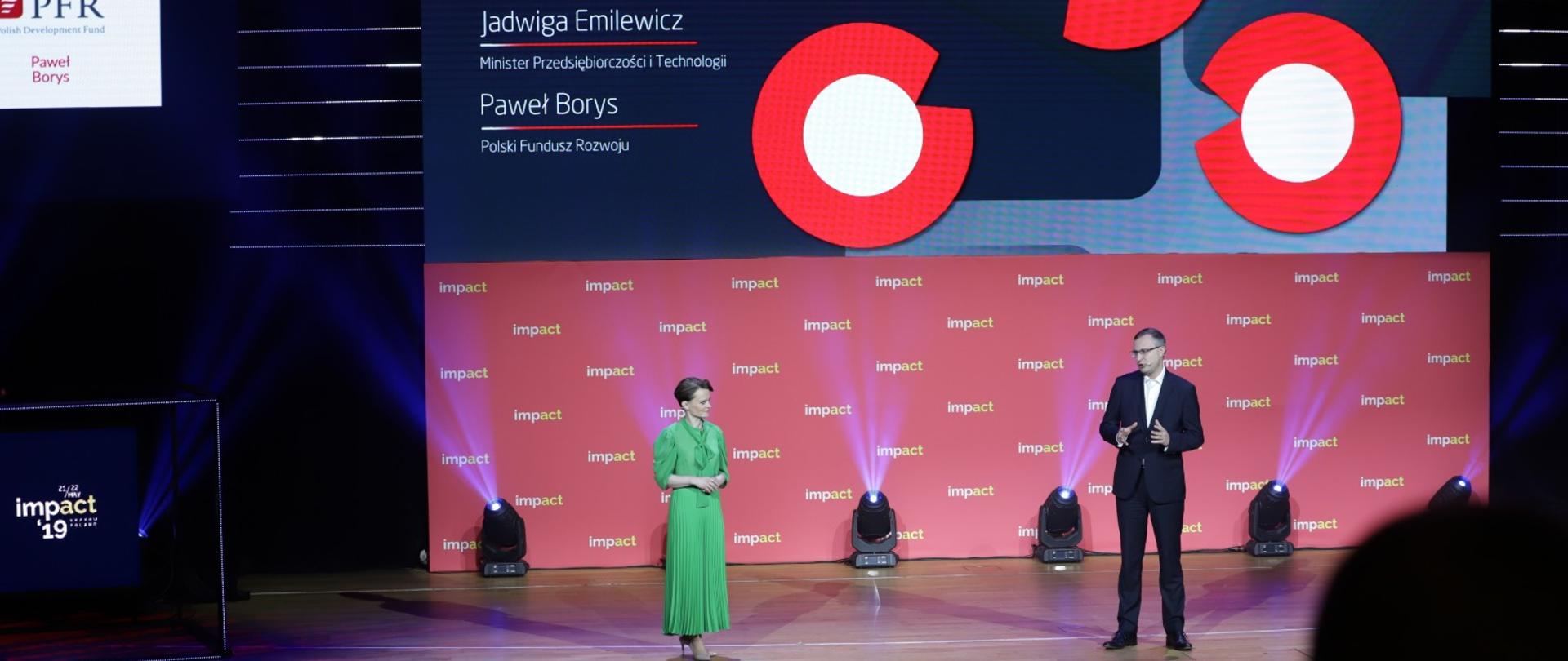 Na scenie minister Jadwiga Emilewicz i prezes PFR Paweł Borys