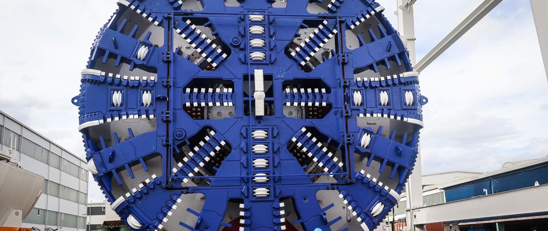 Tarcza, która będzie drążyła tunel średnicowy pod Łodzią. Fabryka w Stuttgarcie.