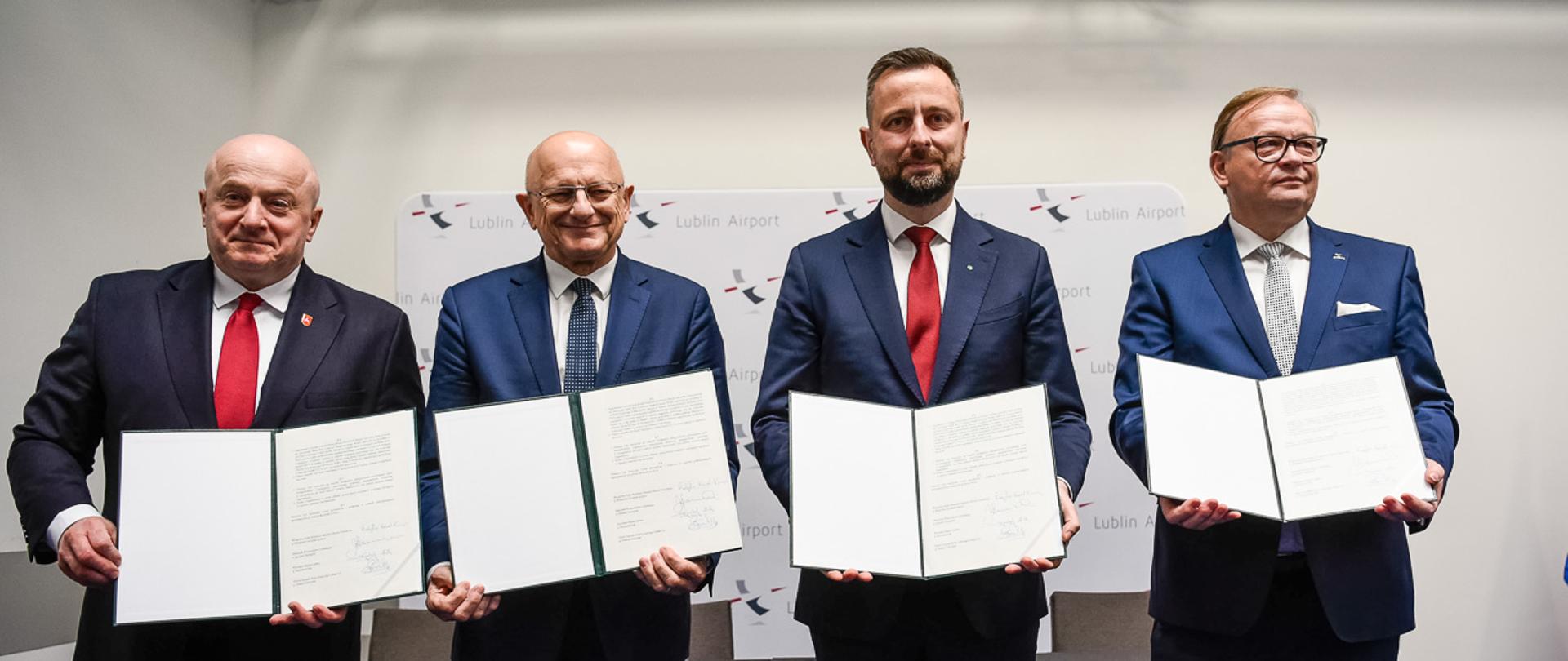 W poniedziałek 25 marca br. w Porcie Lotniczym w Lublinie, Pan Władysław Kosiniak-Kamysz, Wicepremier, Minister Obrony Narodowej podpisał list intencyjny o współpracy Ministerstwa Obrony Narodowej i Województwa Lubelskiego.