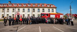 Uroczyste przekazanie samochodu ratowniczo-gaśniczego jednostce Ochotniczej Straży Pożarnej w Knyszynie, powiat moniecki