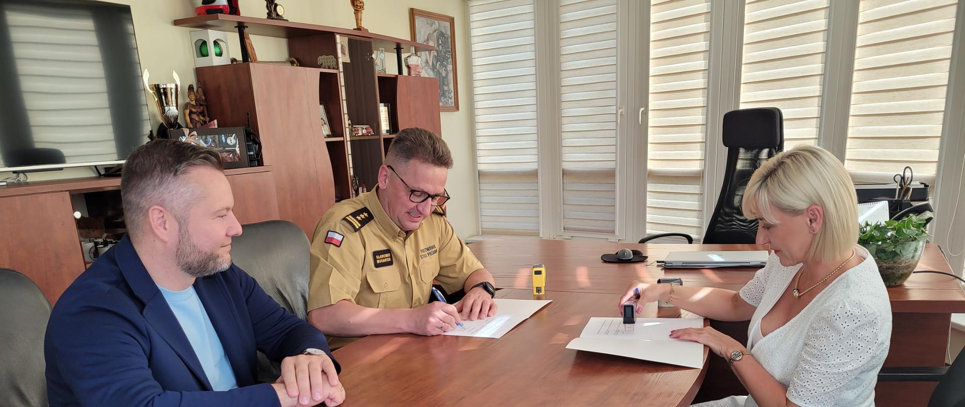 umowa partnerska na rzecz objęcia patronatem klasy służb mundurowych 