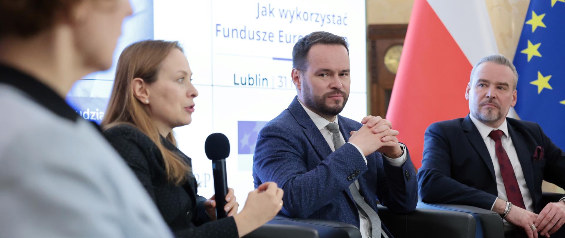 Spotkanie minister funduszy i polityki regionalnej oraz PARP z przedsiębiorcami
