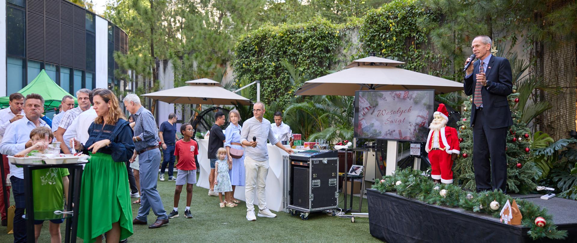 Official_speeach_by_Mirosław_Adamczyk,_Consul_of_RP_in_Singapore