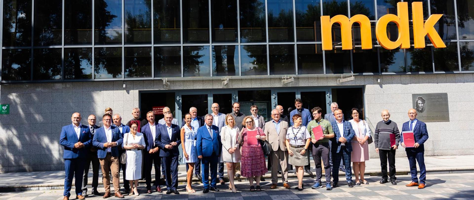 21.07 Rawa Mazowiecka, wręczenie promes na renowację zabytków Ministerstwa Kultury i Dziedzictwa Narodowego.