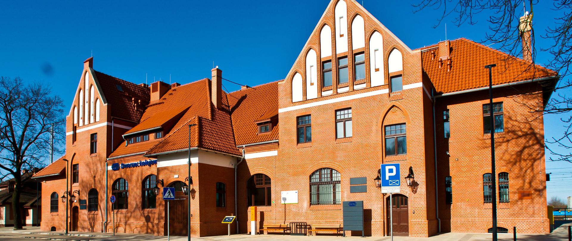 Dworzec kolejowy w Pszczółkach otwarty po przebudowie