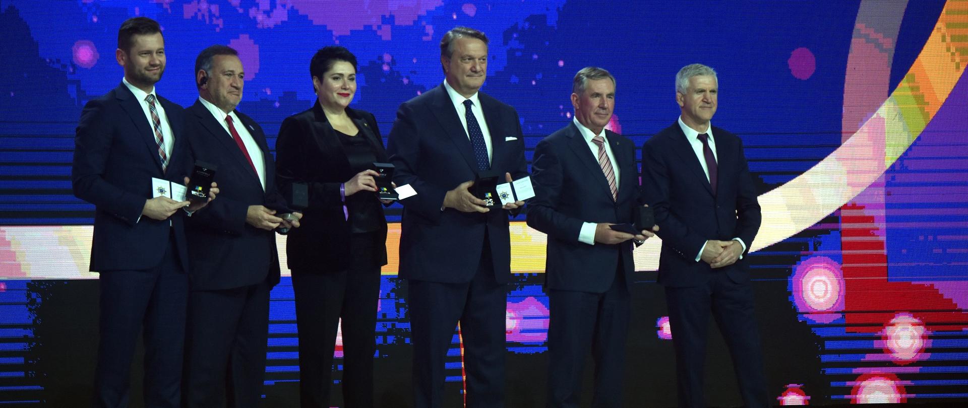 Noworoczne Spotkanie Rodziny Olimpijskiej 2023, minister Bortniczuk odbiera wyróżnienie