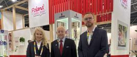 FHA 2025 - Ambasador Tadeusz Chomicki z przedstawicielami polskich firm na targach.