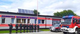 strażacy samochody strażackie flaga Polski