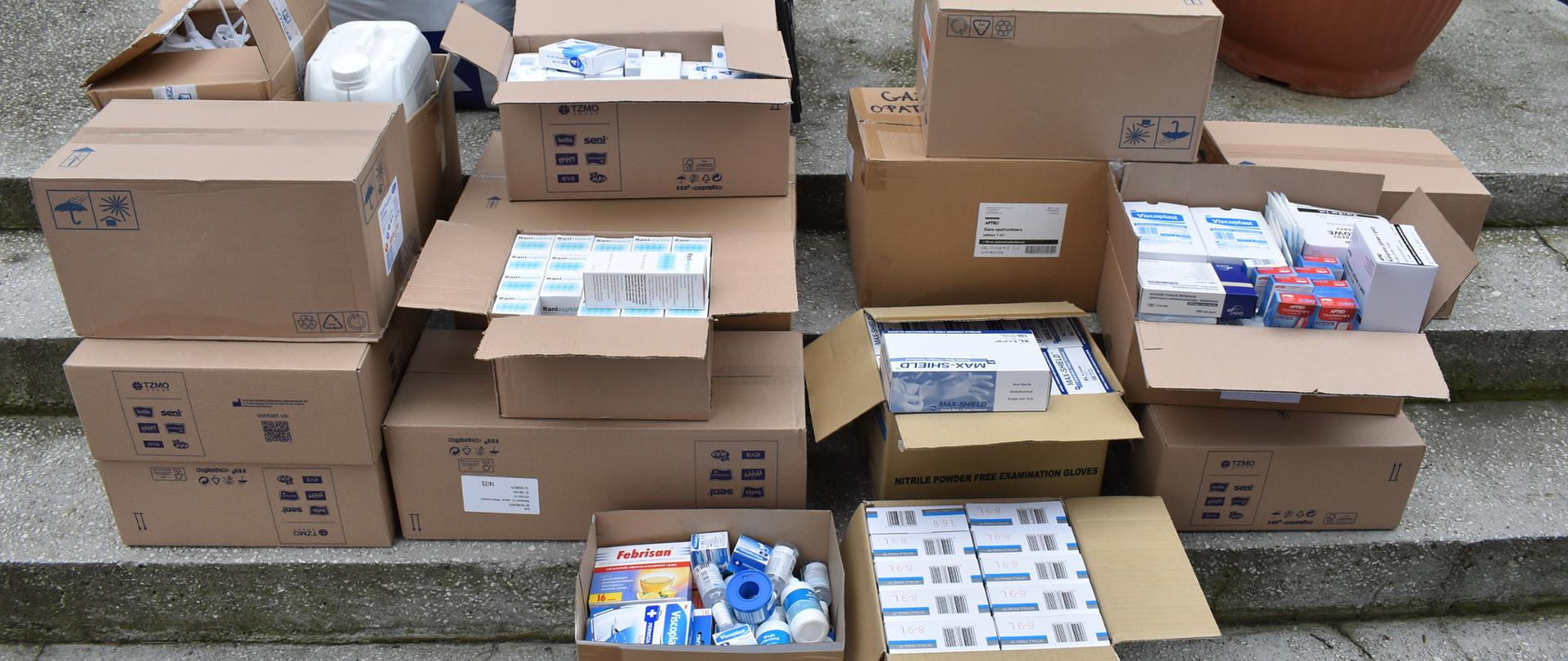 Zdjęcie przedstawia sprzęt medyczny