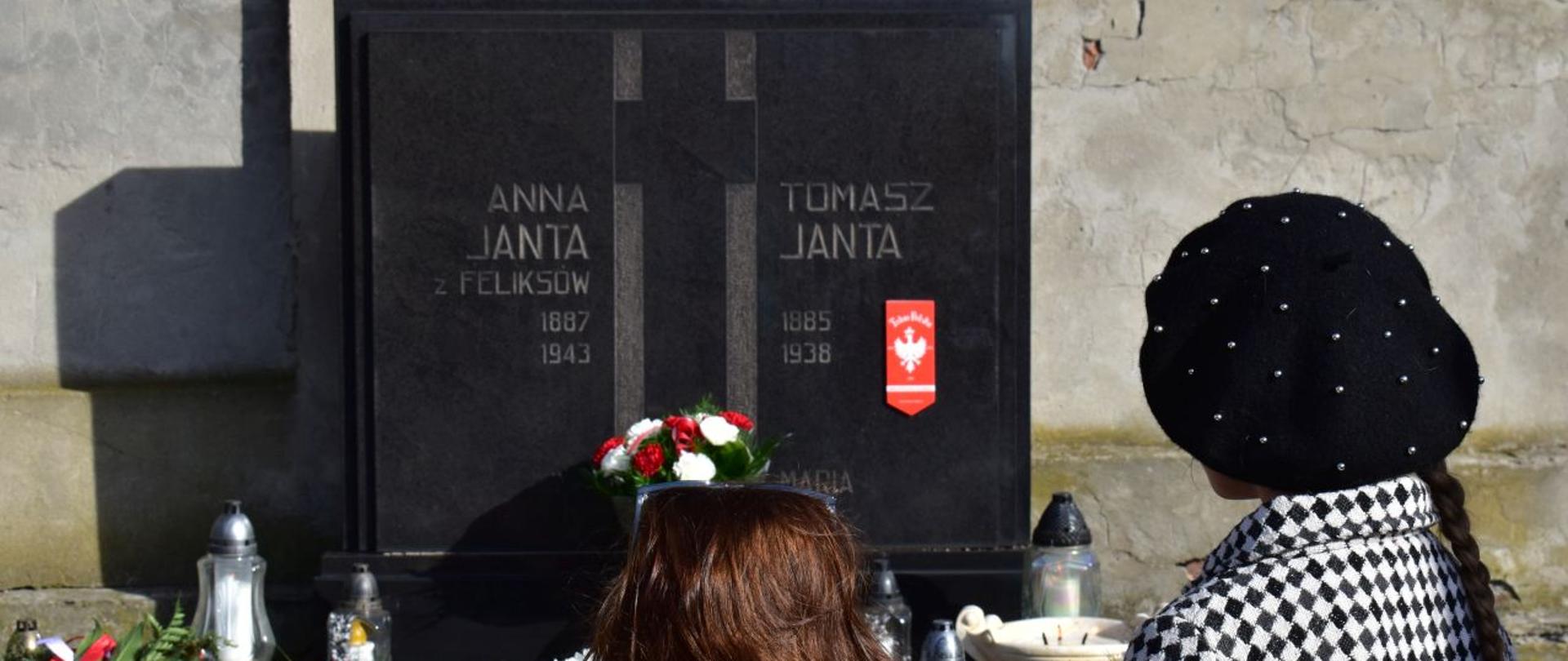 Uroczyste uhonorowanie grobu powstańca