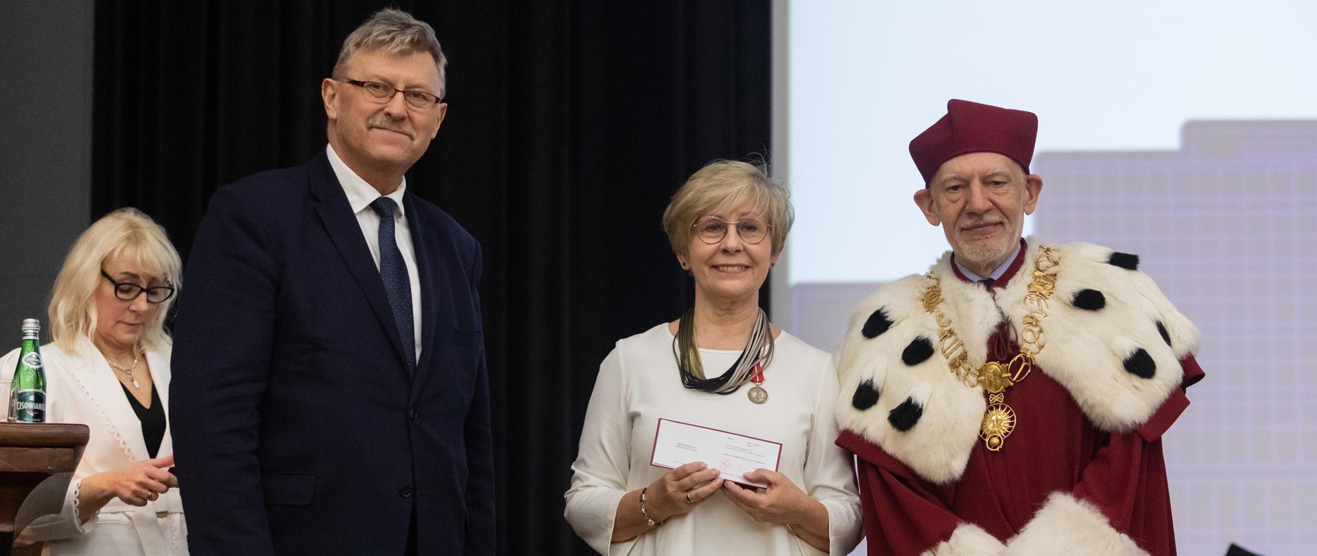 Osoby szczególnie zasłużone dla Uniwersytetu Mikołaja Kopernika - wręczenie medali i odznaczeń