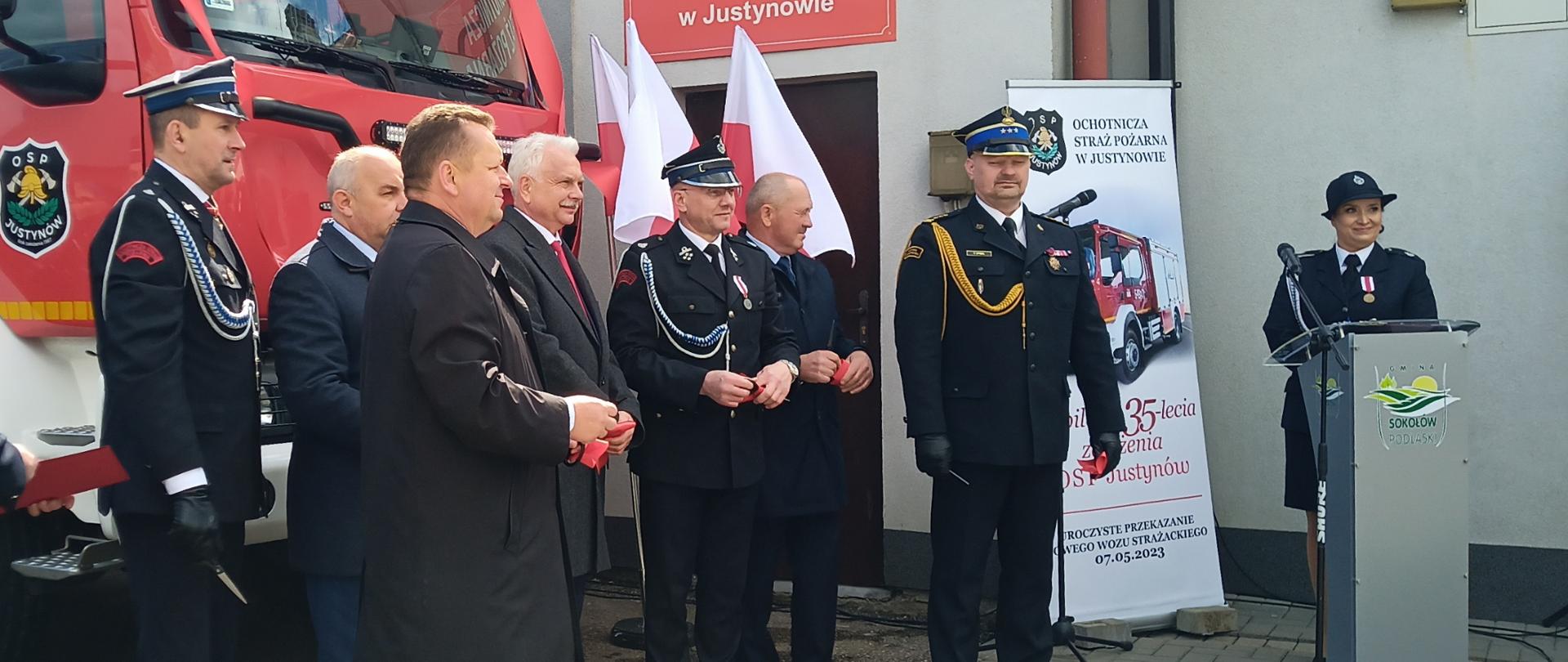 Uroczysty apel z okazji 35-lecia jednostki OSP w Justynowie, przekazania samochodu ratowniczo-gaśniczego oraz Gminnych Obchodów Dnia Strażaka (powiat sokołowski)
