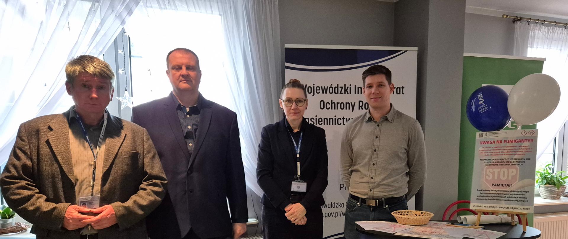 Pracownicy Oddziału w Poznaniu przy stoisku WIORiN w Poznaniu