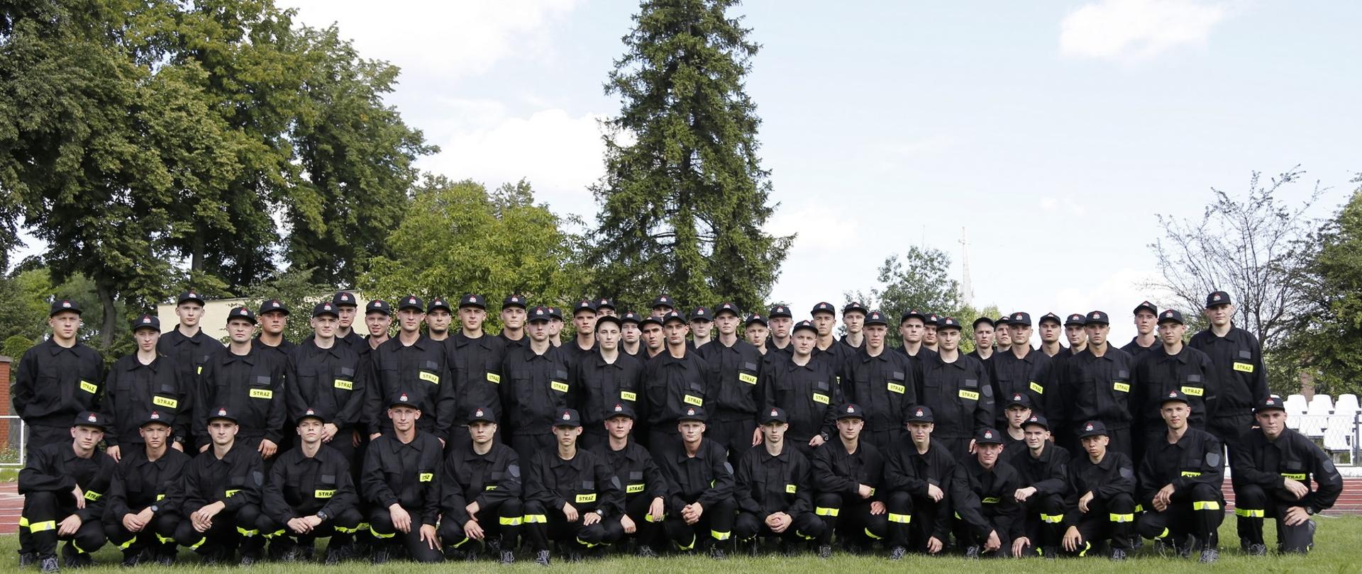 Kadeci XXVII Dziennego Studium Aspirantów CS PSP na zdjęciu grupowym w pierwszym dniu kursu
