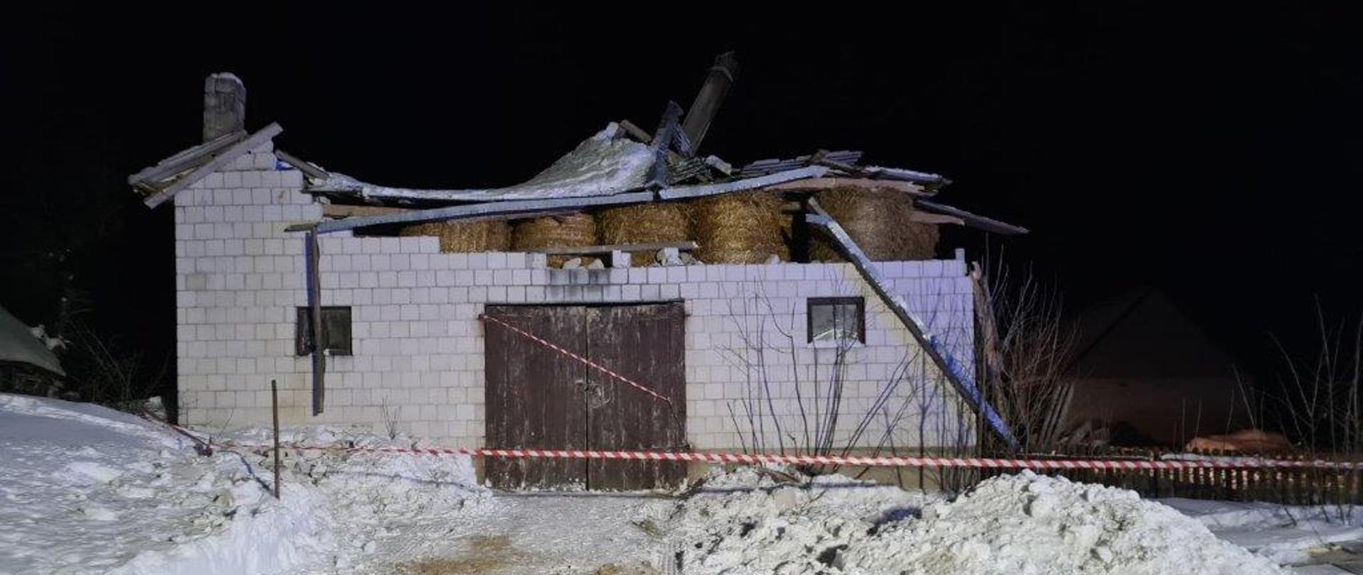 KP PSP Sokółka - zawalony dach budynku inwentarskiego