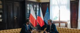 Premier Mateusz Morawiecki i premier Republiki Czeskiej Petr Fiala podczas wizyty premiera Polski w Pradze w ramach międzyrządowych konsultacji