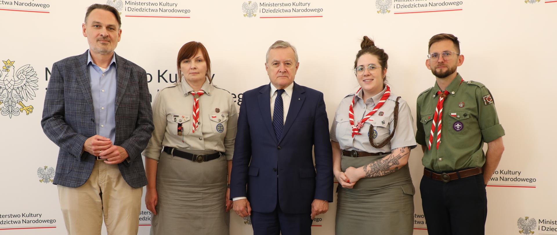 Spotkanie ministra kultury z delegacją harcerzy przed XXV Światowym Jamboree Skautowym, fot. MKiDN