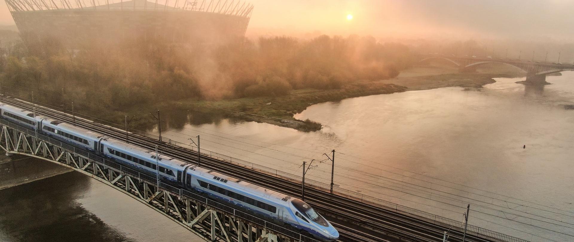 Most średnicowy nad Wisłą w Warszawie