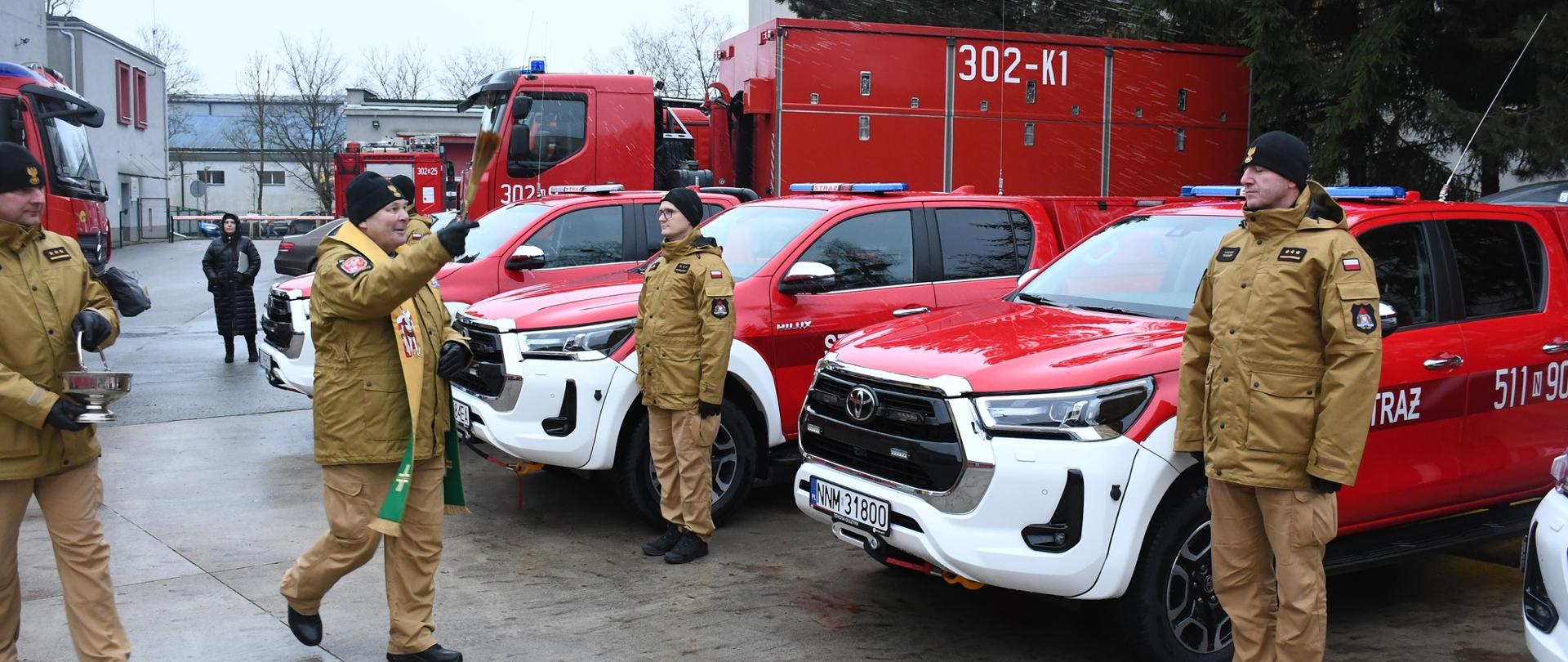 Uroczystość oficjalnego przekazania 20 pojazdów pożarniczych do jednostek PSP z woj. warmińsko-mazurskiego 