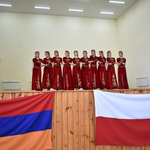 Renowacja sali tanecznej w Szkole Artystycznej w Aragats Fot. Ambasada RP w Erywaniu