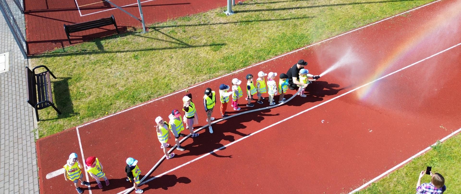 Otwarte strażnice - dzieci odwiedzają straż