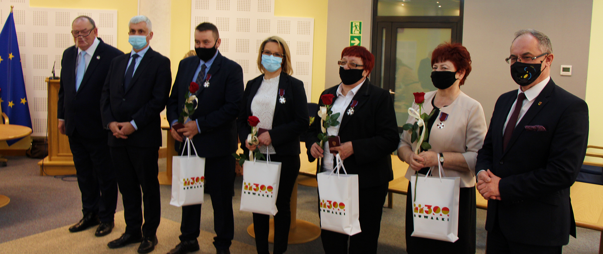 Uhonorowani pracownicy MOPR i rodzice zastępczy w Suwałkach