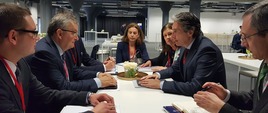 Minister Andrzej Adamczyk rozmawiał o Pakiecie Mobilności z ministrem rozwoju Hiszpanii Iñigo de la Serną
