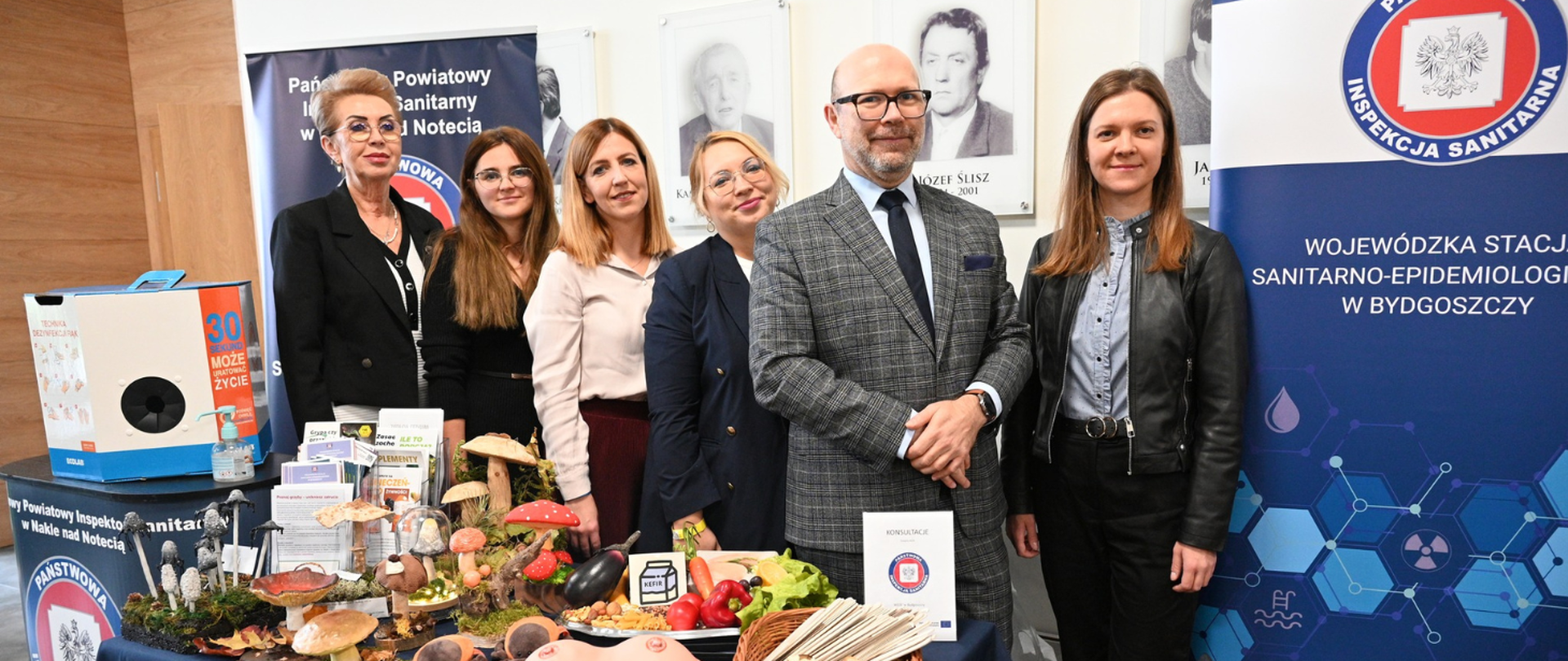 Państwowy Wojewódzki Inspektor Sanitarny w Bydgoszczy wraz ze specjalistami z Wojewódzkiej Stacji Sanitarno-Epidemiologicznej w Bydgoszczy oraz pracownicy Powiatowej Stacji Sanitarno-Epidemiologicznej w Nakle nad Notecią.