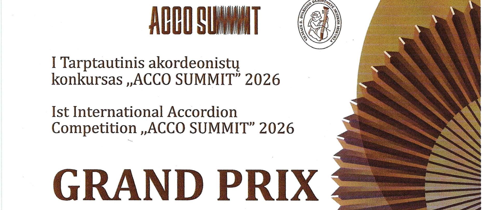 Dyplom konkursu „ACCO SUMMIT” 2026, organizowanego przez Wileńską Dziesięcioletnią Szkołę Muzyczną im. Balysa Dvarionasa. Dokument potwierdza zdobycie Grand Prix w kategorii B2 przez Oliwiera Prasata podczas I Międzynarodowego Konkursu Akordeonistów „ACCO SUMMIT” 2026. Na dole widnieją nazwiska i podpisy członków komisji oceniającej: Edvin Cilindz, Karolis Leonas Lukoševičius oraz Natalija Meľnikoviča. Po prawej stronie znajduje się duża grafika akordeonu.