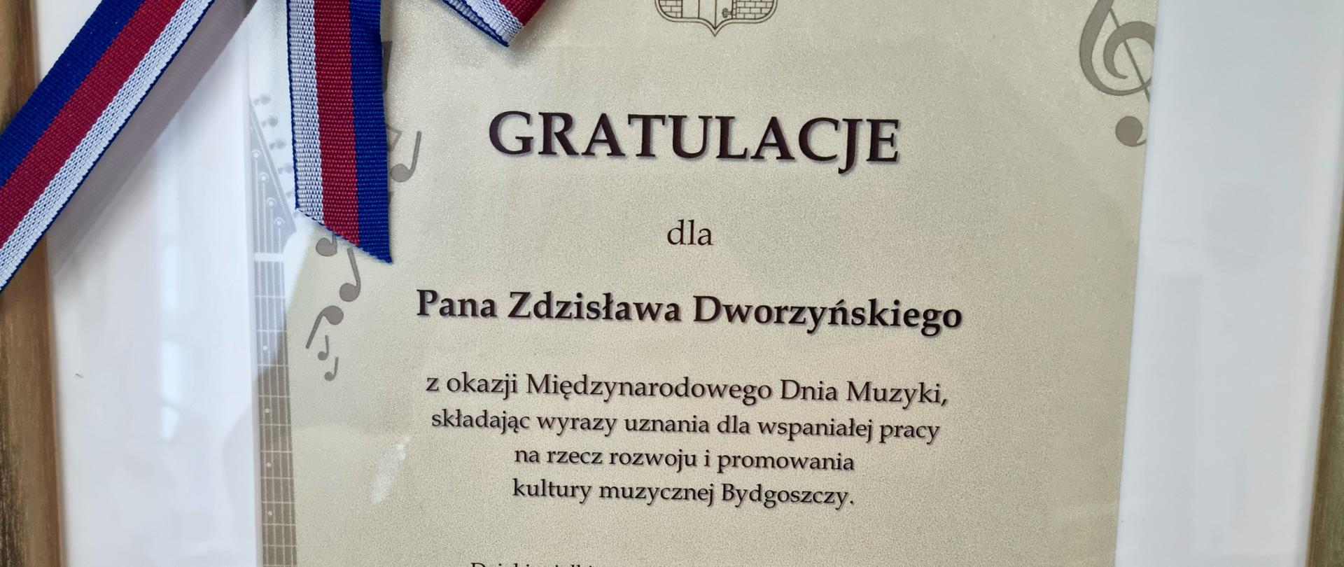 Dyplom gratulacyjny dla Pana Zdzisława Dworzyńskiego za pracę na rzecz rozwoju kultury bydgoskiej