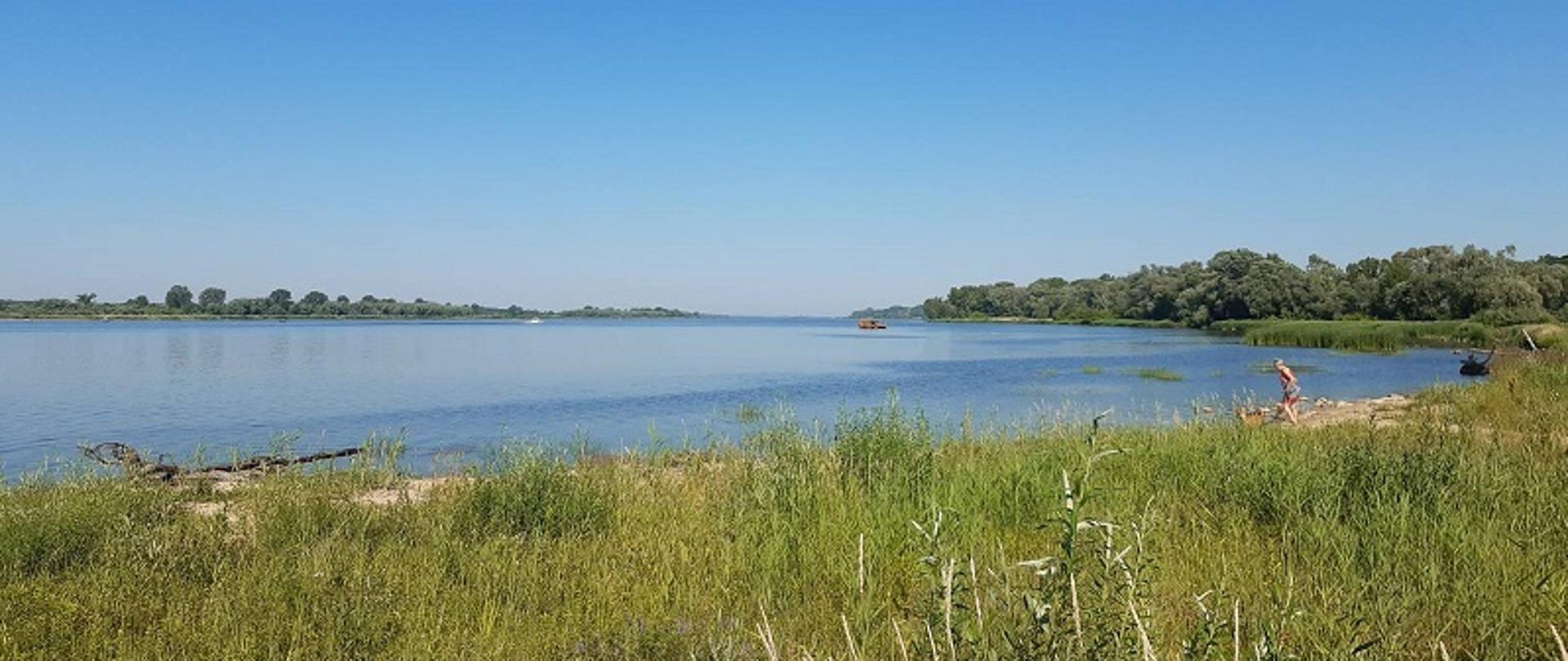 Zdjęcie przedstawia panoramę rzeki Wisły 