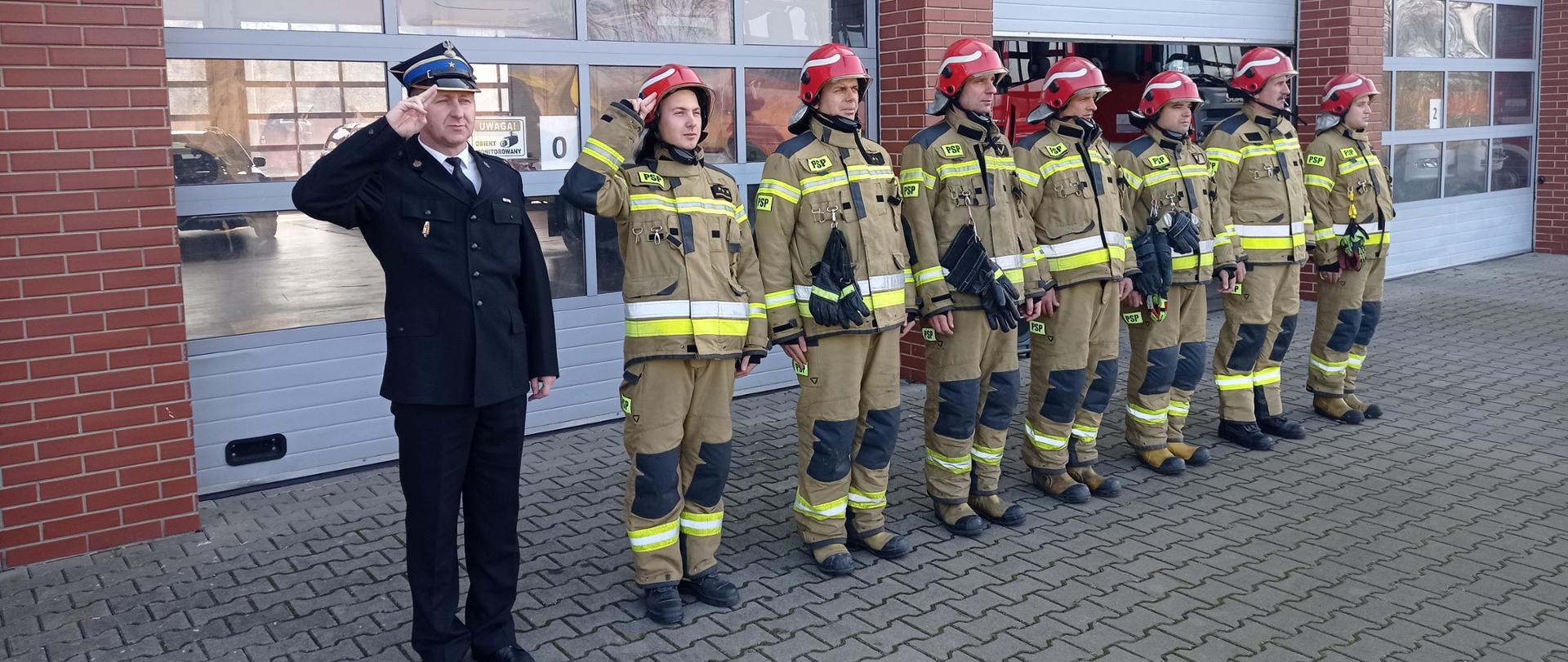 Odśpiewanie hymnu Mazurka Dąbrowskiego 
