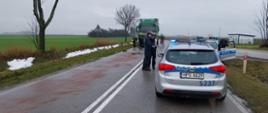 Inspektorzy świętokrzyskiej Inspekcji Transportu Drogowego przekazali dane z tachografu i karty kierowcy ciężarówki funkcjonariusz Policji.