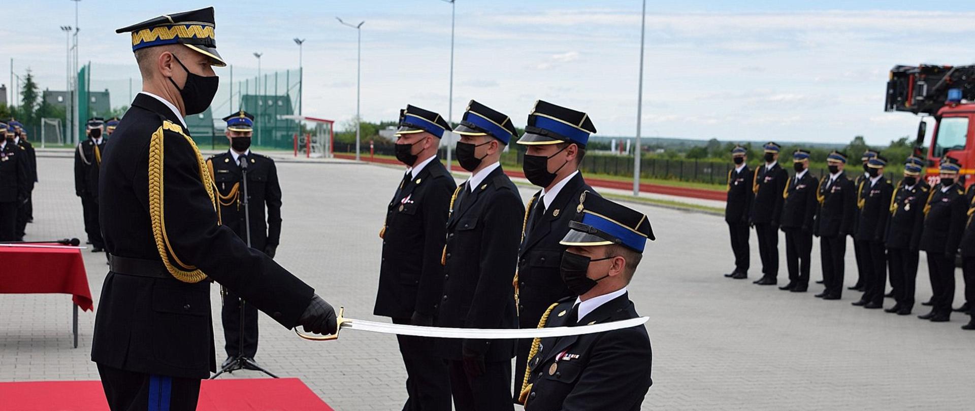 Uroczysty apel z okazji Wojewódzkich Obchodów Dnia Strażaka połączonych z uroczystym otwarciem Jednostki Ratowniczo-Gaśniczej nr 3 w Rzeszowie