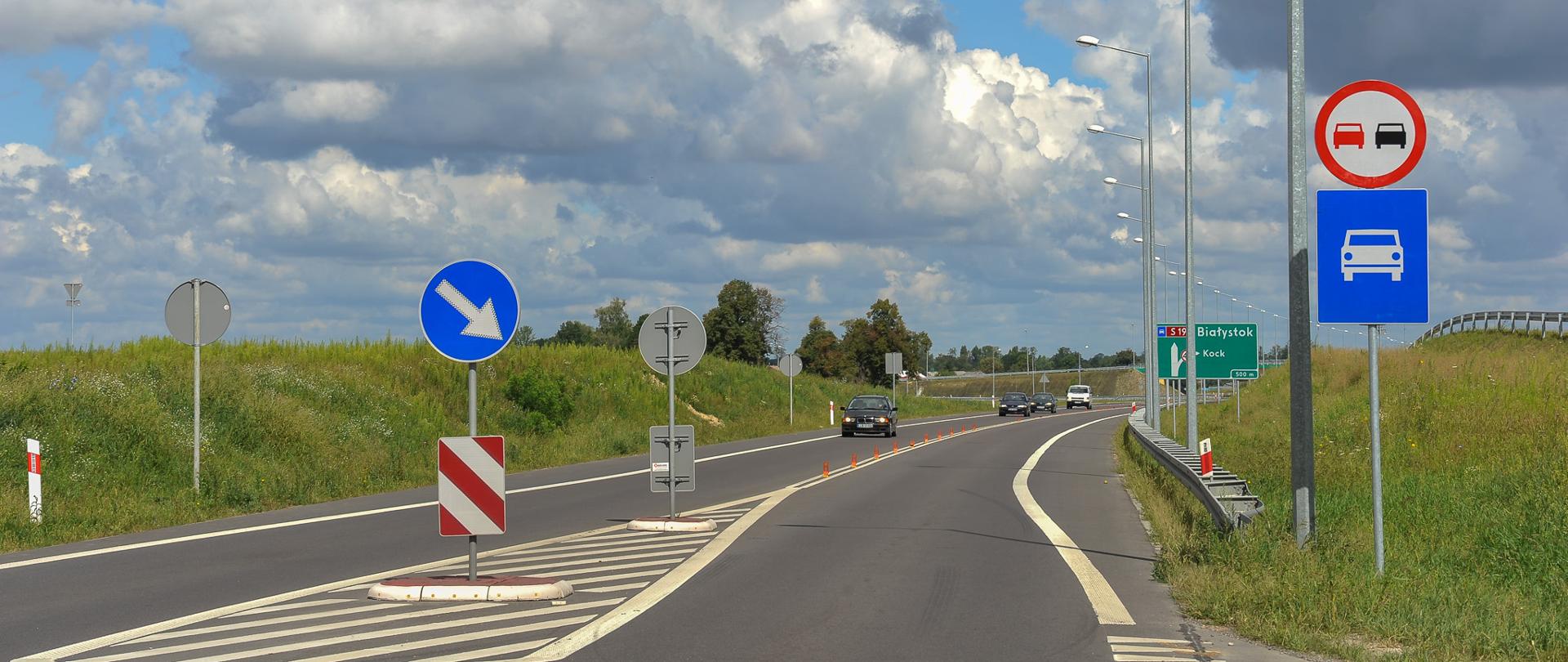 S19 koniec obwodnicy Kocka i Woli Skromowskiej. Widok na jednojezdniowy odcinek drogi ekspresowej.