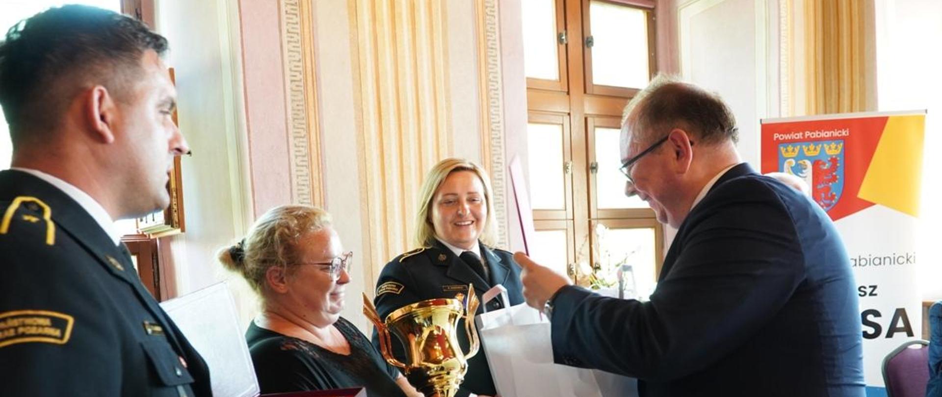 Kolejne zwycięstwo strażackiego Klubu HDK w programie „Ognisty ratownik - gorąca krew”
