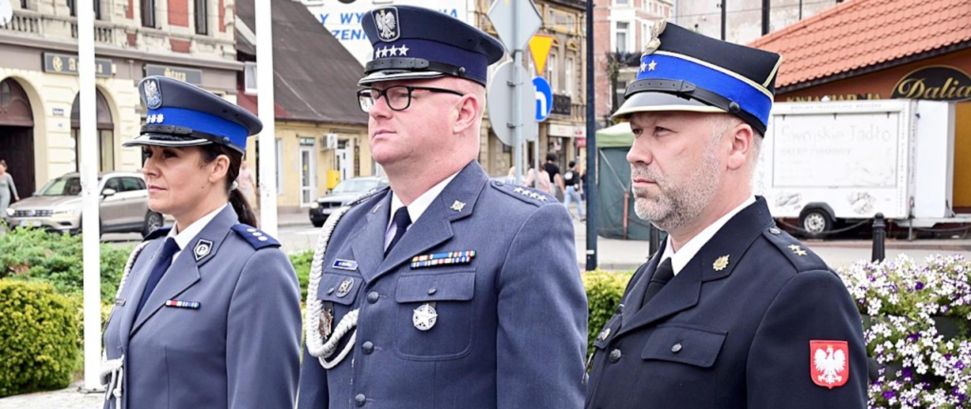 Na zdjęciu funkcjonariusze podczas uroczystości