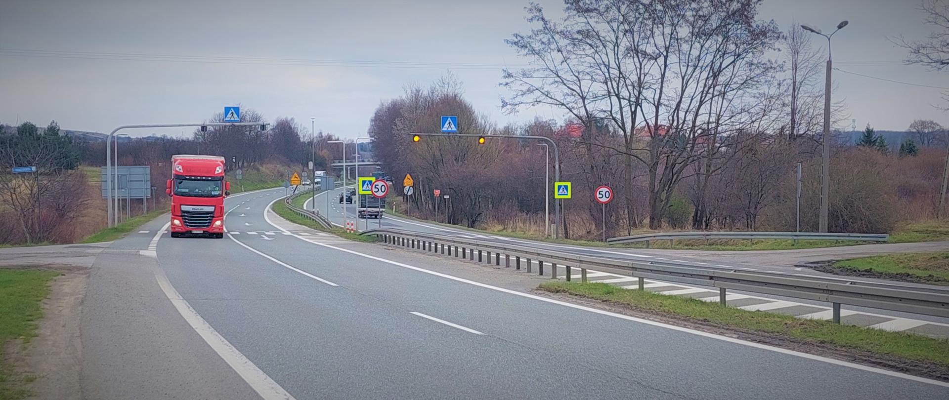 Z lewej strony widoczna jezdnia w kierunku Katowic. Obecne rozwiązanie jest niebezpieczne. Niedługo to się zmieni.